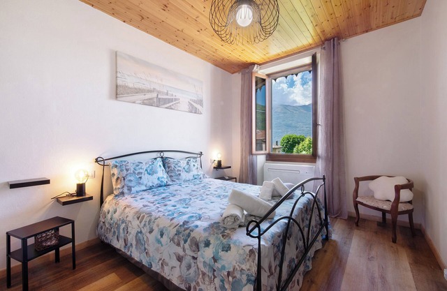 Family-friendly apartment "Castagno 2" with Lake View, Private Terraces & Wi-Fi