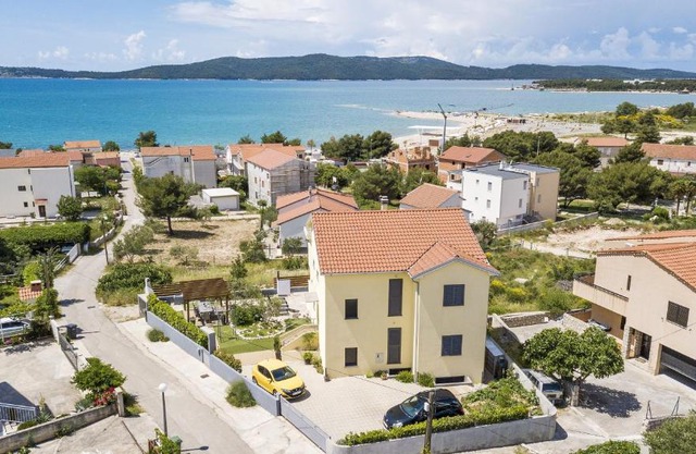Family-friendly apartments with swimming pool Brodarica, Sibenik - 20248