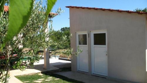 Family-friendly apartments with swimming pool Lozovac, Krka - 18961