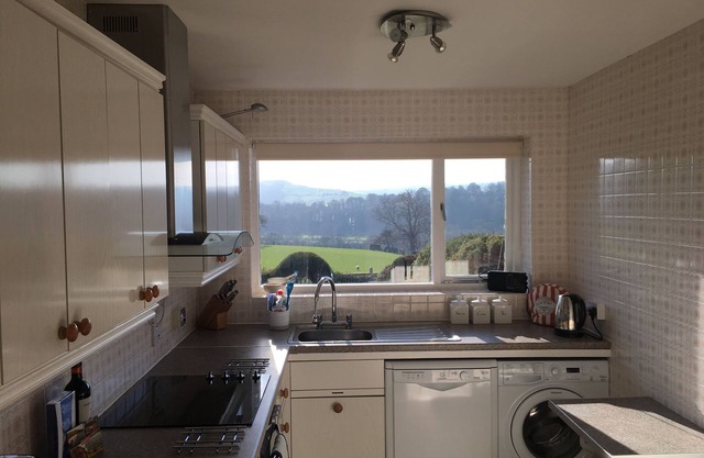 Family Friendly Bungalow, in the heart of the Peak District!