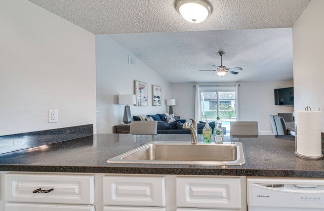 Family-friendly Cape Coral Home w/Private Pool!