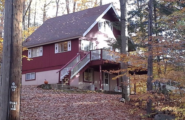 Family Friendly Chalet Eidelweiss Village minutes to North Conway NH Storyland