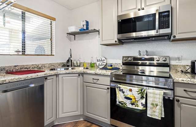 Family Friendly Condo in Phoenix Biltmore Corridor