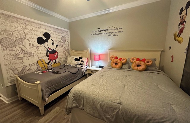Family friendly condo, super close to theme parks and restaurants