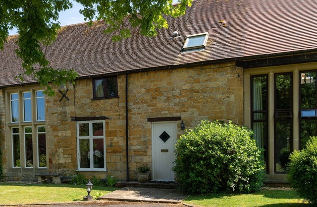 Family friendly Cotswold holiday cottage - Badgers Den