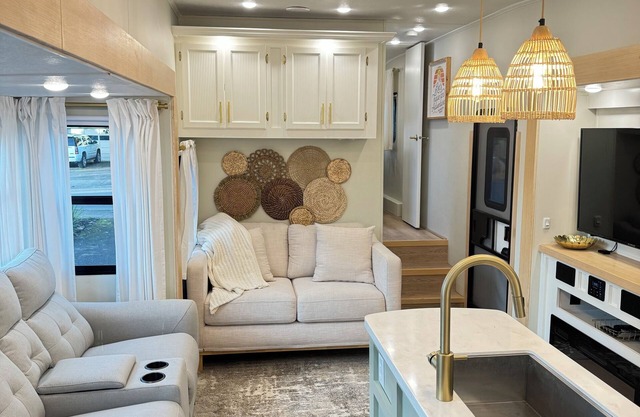 Family friendly cozy camper - Close to Autzen Stadium and U of O