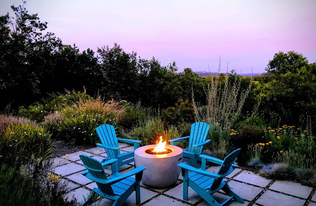 Family-Friendly Dry Creek Valley Retreat w/Amazing Views <15 Minutes To Square