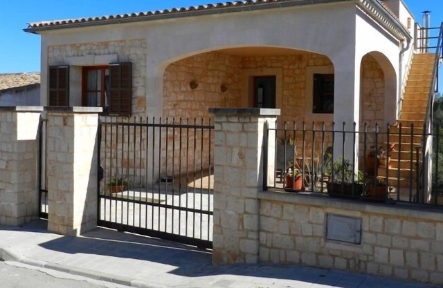 Family friendly, comfortable house in the romantic Cala Llombards