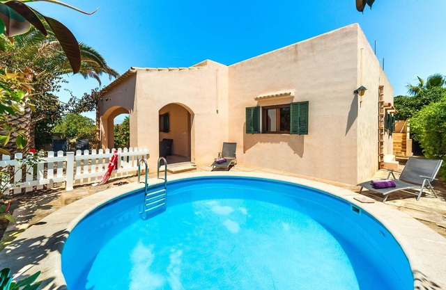 Family-friendly villa with pool - Casa Mediterranea