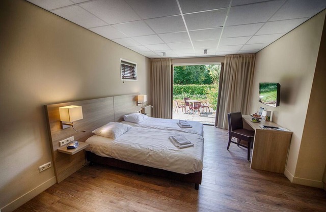 Family-Friendly Getaway Close to Wildlife Parks and Playgrounds! Onsite Dining!