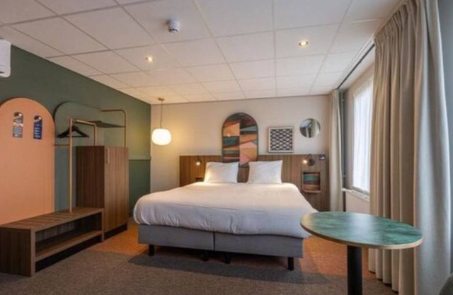 Family-Friendly Getaway w/Balcony in Veluwe Forest, Perfect for Nature Lovers