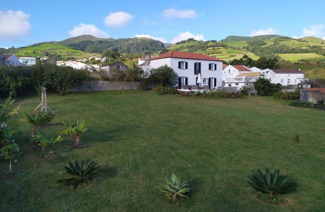 Family friendly house situated next to the beaches in the center of the island