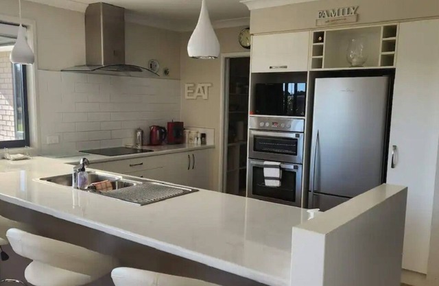 Family Friendly Holiday House on the Waterways