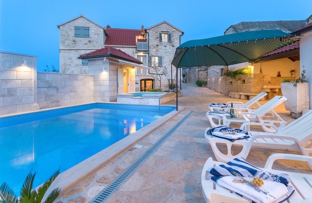 Family friendly house with a swimming pool Škrip, Brač (K-17345)