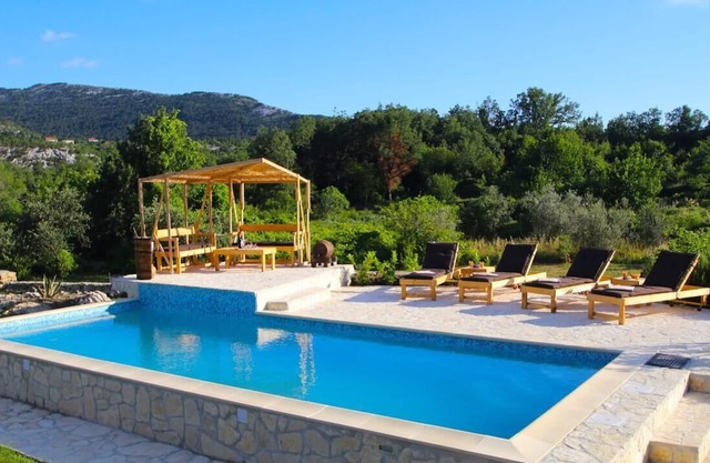 Family friendly house with a swimming pool Zadvarje, Makarska (K-13703)
