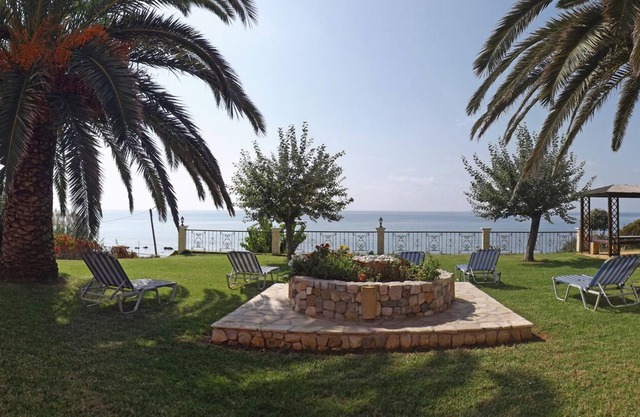 Family- Friendly House On The Beach