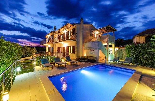 Family friendly house with a swimming pool Vrsine, Trogir (K-22668)