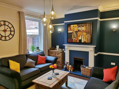 Family Friendly I Pets Welcome I Short Walk to Railway Station I 10min Drive to Safari Park