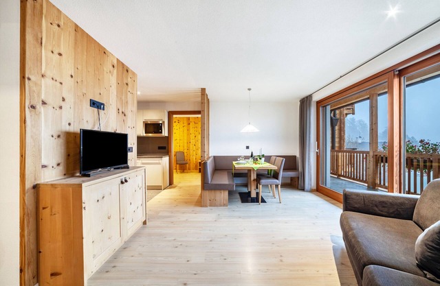 Family-Friendly Holiday Apartment 'Residence Kalchgruberhof Zirbe' with Lake View & Wi-Fi