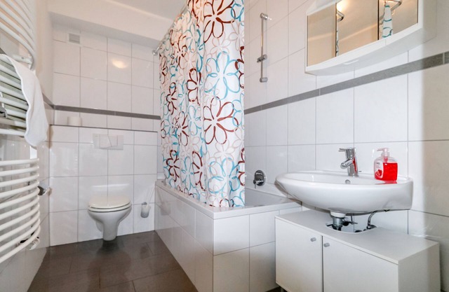 Family-friendly, large apartment (approx. 70m²) in Cologne city center