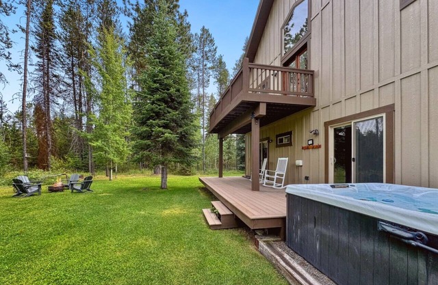 Family-Friendly, Mountain Views and Hot Tub