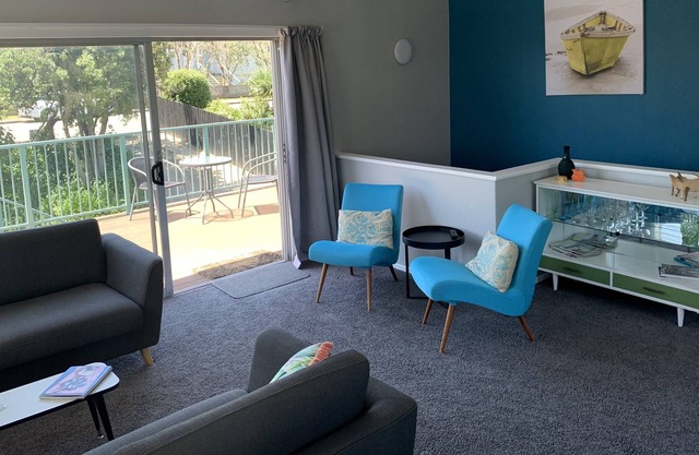 Family Friendly Beach Retreat - 2 minute walk to beach