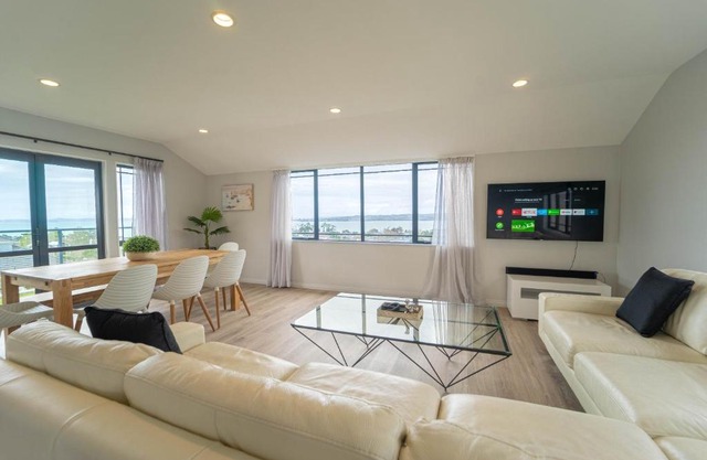 Family Friendly Oceanview Howick Home - Pets+