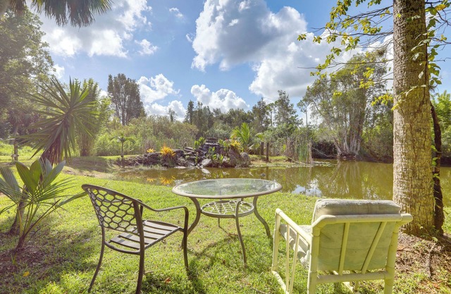 Family-Friendly Palm City Home: 14 Mi to Beach!
