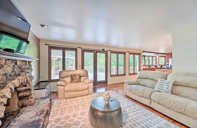 Family-Friendly Redmond Home w/Spacious Deck