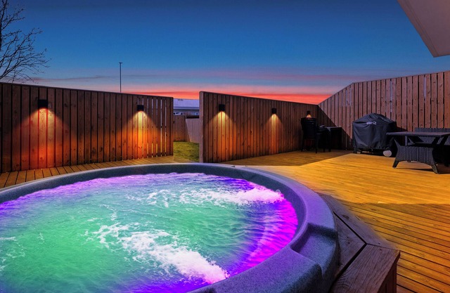 Family Friendly Retreat. HOT TUB