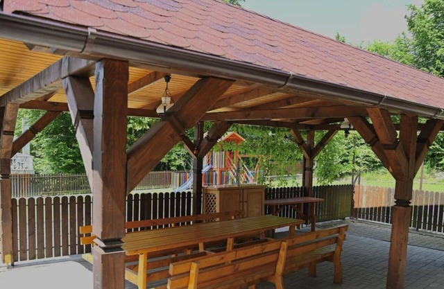Family-Friendly Retreat with Hot Tub and Draft Beer - 5 Mins from Bear's Lake!