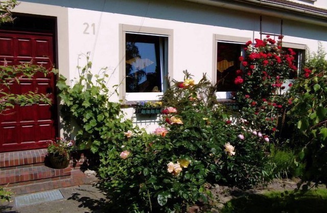 Family-friendly semi-detached house in Sande OT Mariensiel. 15 km to Jever