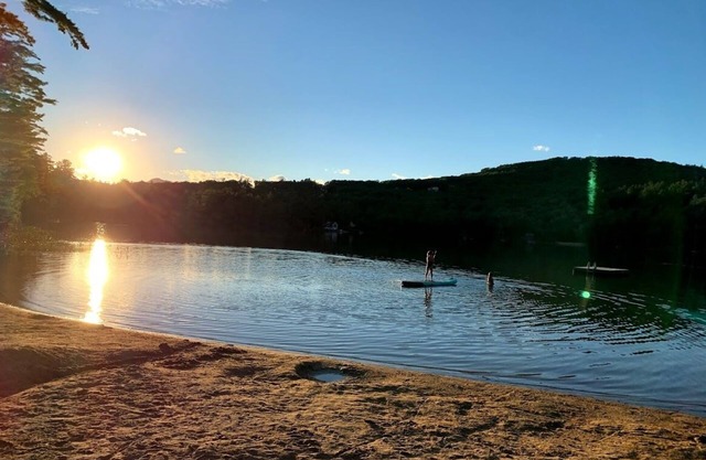 Family friendly Ski/Lake house in the White Mountains - walk to lake