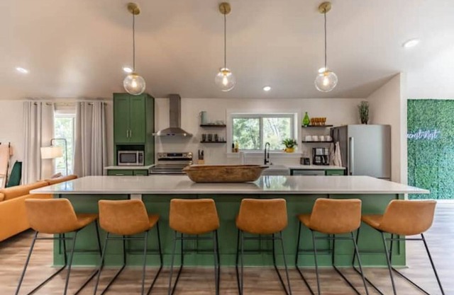 Family Friendly Lakeside Retreat