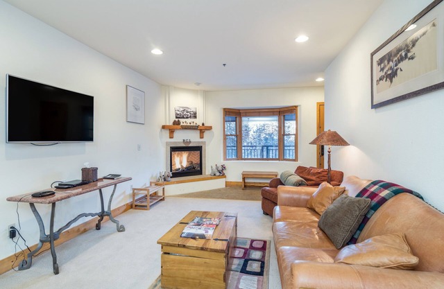 Family-Friendly 2-Bedroom Condo in Mountain Village With Pool View