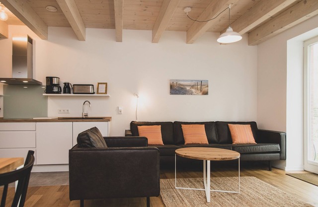 "Family-friendly vacation apartment with garden and close to the North Sea!"