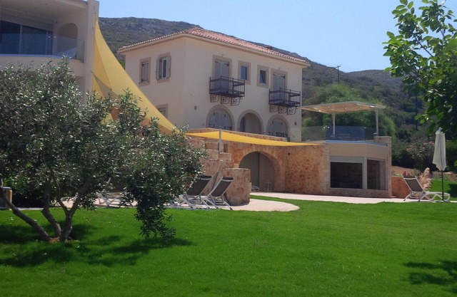 Family Friendly Villa, 8-10 Guests, Private Pool, Spa, Sea View