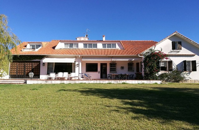 Family-friendly villa with pool & beautiful view, near beaches, surfing & golf