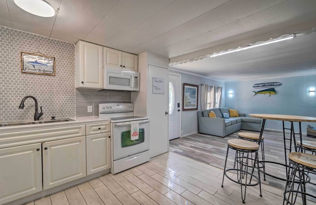 Family-Friendly Yankeetown Home w/ Grill!