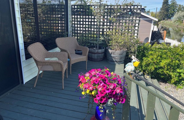 Family fun cabin in Birch Bay - dogs welcome