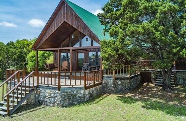 Family Fun, Large Deck, King Bed, Firepit, Serene, Lake Close by, Activities