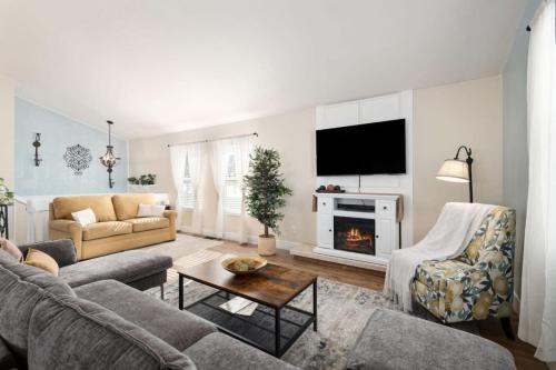 Family Getaway and Modern Farmhouse