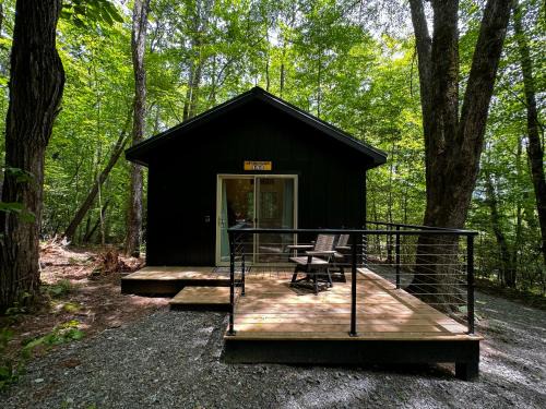 Family Glamping Cabin-Can't Bear to Leave at Valley Bear Farms Resort