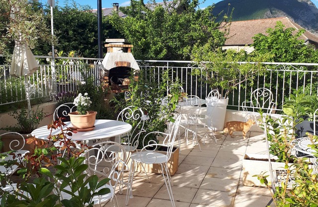 FAMILY GUEST HOUSE