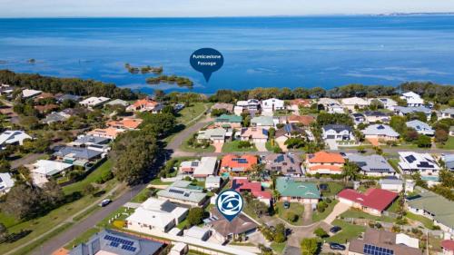 Family Holiday Home At Sandstone Point