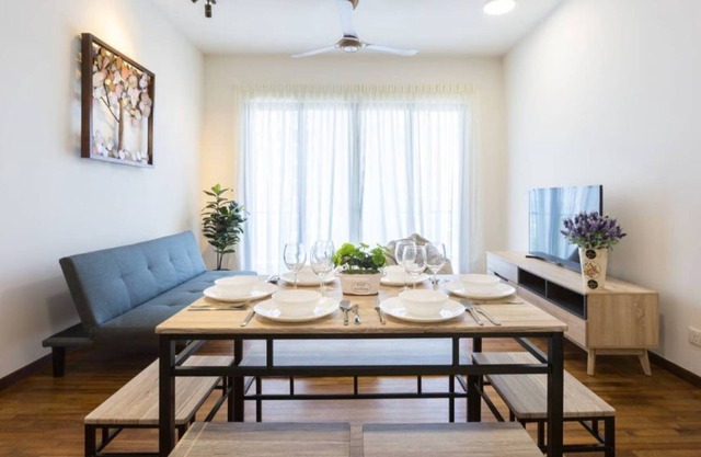 Family home close to Straits Quay