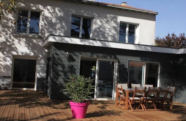 Family home 10 minutes from La Rochelle