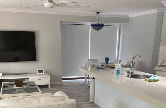 Family Home - 3 Bedroom Pool Foxtel