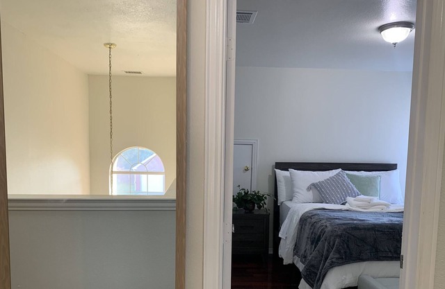 Family home 8min from DFW airport