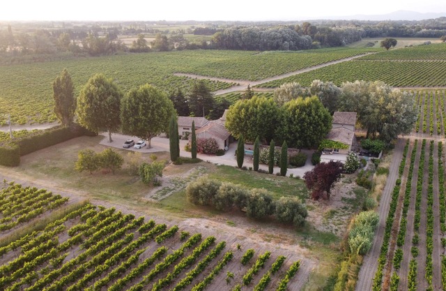 Family home amidst vineyards in Drôme provençale